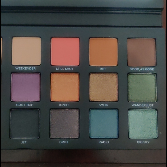 UD Born To Run Eyeshadow Palette - Picture 5 of 14
